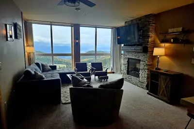 Image de New! White Pine 410 - Two Bedroom