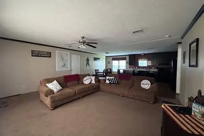 Image de Lake front hideaway with spectacular views.