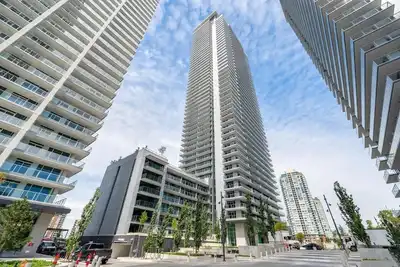 Image de Chic Urban Condo in Heart of Burnaby