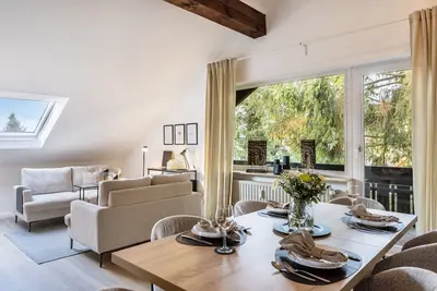 Image de Maison de vacances 'Skywalk Loft Willingen Incl Free' avec vue montagne, balcon et Wi-Fi