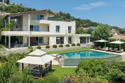 Image de Villa luxueuse avec piscine et vue mer à Vallauris