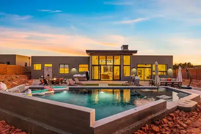 Image de Mystic Mesa | Heated Pool, Spa, Firepit, Views