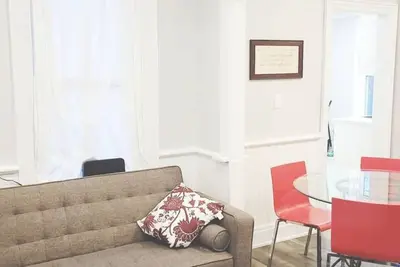 Image de Modern Two Bedroom Home near Niagara Falls!