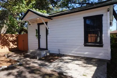 Image de Terrific 2-bedroom house in prime Central Austin
