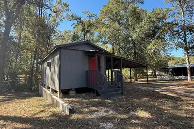 Image de Cabin 2 - Cozy 1-bedroom cabin in Zavalla near Cassels-Boykins Boat Ramp