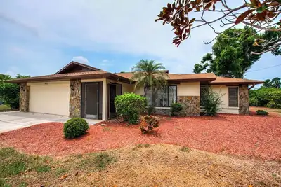 Image de Beautiful 2-bedroom home, heated pool, close to Downtown, Beaches in Venice Fl