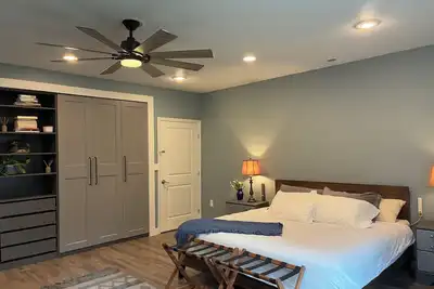 Image de Spacious Guest Suite ~ 20 mins to Asheville
