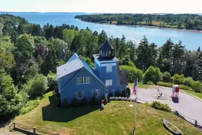 Image de Coastal Lighthouse Retreat