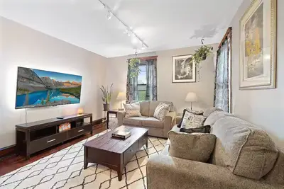 Image de Huge 5br Historic Home•Town Center