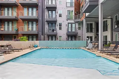 Image de 4 Unit Family Stay | Explore Downtown Austin’s Culture and Local Favorites