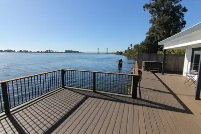 Image de Newly remodeled cottage on the Sacramento River in Rio Vista
