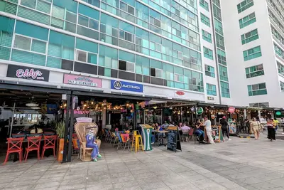 Image de Tu Escapada a la zona más exclusiva y turística de Guayaquil con Piscina y Gym