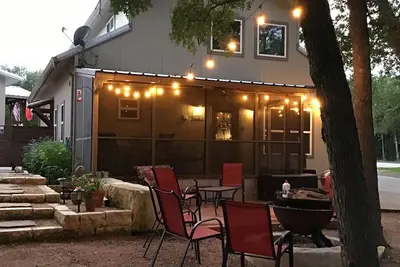 Image de Charming 3-bedroom cottage in New Braunfels near Gruene, near all attractions.