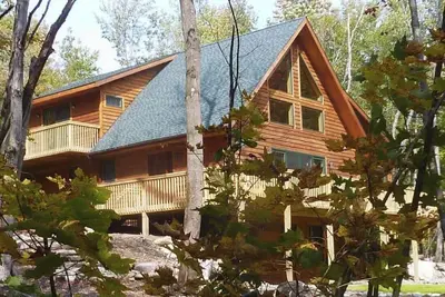 Image de Rocky River Chalet, sleeps 8, hot-tub, 5 mi to WFace, 5 year Superhost! Dogs?