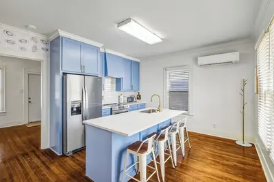 Image de The Oyster Bed - Fleur De Lee\nSerene and Charming 3 Bedroom, 4 Bed, 2 Bath House