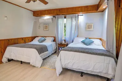 Image de West Bay • 2 Double Beds • Porch • Pool • Shuttle