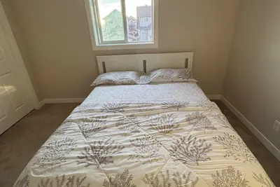 Image de Cozy private room with shared bedroom