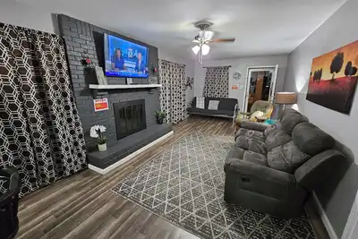 Image de Flag City Manor A:  2-bedroom Home