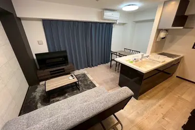 Image de 1 queen bed / 1 sofa bed / max 4 people / 4 min walk from Kujo subway station!