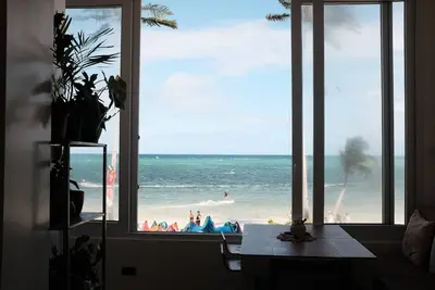 Image de Absolute Beachfront Apartment with Kitchen