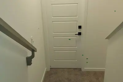 Image de 2bed(K/Q) 5 mins to South Health Campus- Mahogany Lake Community