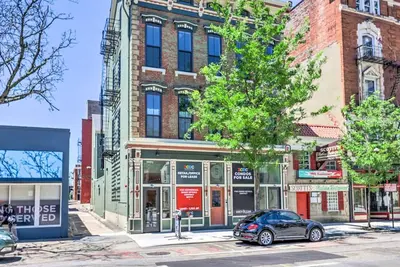 Image de Contemporary Cincinnati Condo - Pets Allowed!