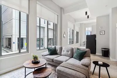 Image de Two Spacious CozySuites Otr Downtown #22