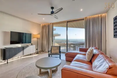 Image de Spacious 1br Retreat | Luxury + Scenic Terrace