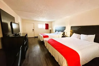 Image de 2 Comfortable Rooms Near Parks & Attractions - Outdoor Pool