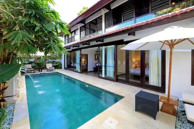 Image de Cinta Villa: Authentic Balinese Charm with Private Pool & Lush Garden Views