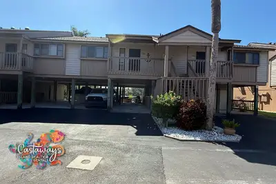 Image de Captains Harbor Condo 2/2 – Lagoon Views, Pool & Boating Access