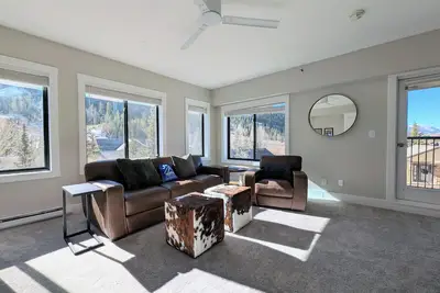 Image de Panoramic Mountain Views! Oversized Corner Studio