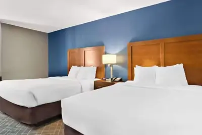 Image de Stay Near Chicagoland Speedway and Harrah’s Casino—Breakfast Included | 3 Units