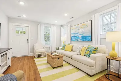 Image de Quiet & Cozy Bungalow with Multiple Parking Spots