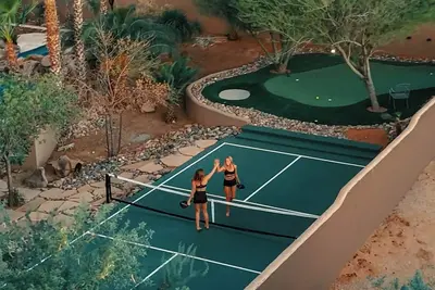 Image de Sleeps 25 • Heated Pool and Spa • Pickleball Court