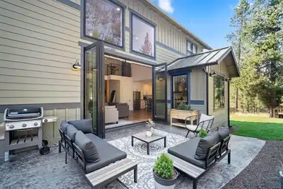 Towering Windows, Hot tub, Waterpark