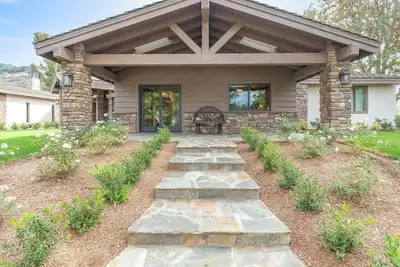 Image de Tuscan Views with Country Vibes