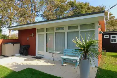 Image de charming, detached chalet offers a perfect seaside lifestyle, just a short walk from the award-winni