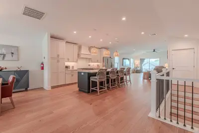 Eights On The Landing