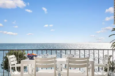 Image de Beachfront Stay – Perfect Central Location in Nerja