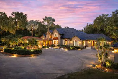 Image de Lakefront 12br Estate | Pool, Games, Weddings