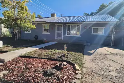 Image de 4-bedroom house in Beautiful Cortez sleeps 8 with wifi big yard big back porch