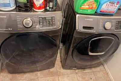 Image de Spacious 4-bedroom House Great Location Next to 35 and Shopping Areas