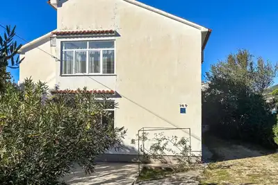 Image de Appartement incroyable à Banjol avec Wi-Fi