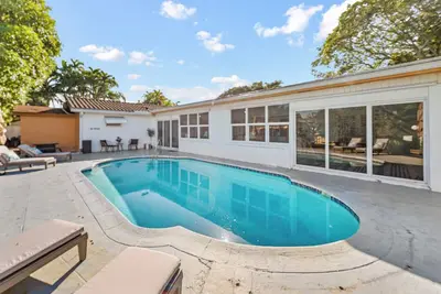 Image de Large 12-Guest Home w/ Pool – Hollywood Fl