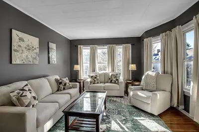 Image de Tranquil, Centrally Located 3-bedroom apartment in Buffalo