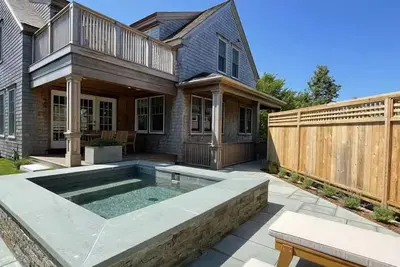 Image de Recently Built Home with Pool in Town!