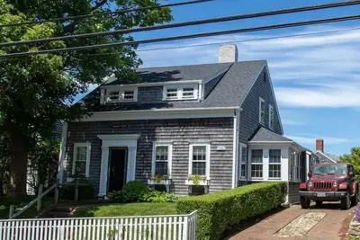 Image de Rennovated antique home in heart of town