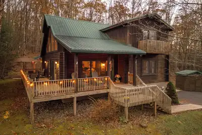 Image de Pine Loom Lodge ~ Hot Tub, Dog Friendly, Game Rm, 4 Br, Near Lake, Slopes & Golf