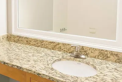 Image de 2-bedroom apartment in nice Marietta with fitness room, Ac